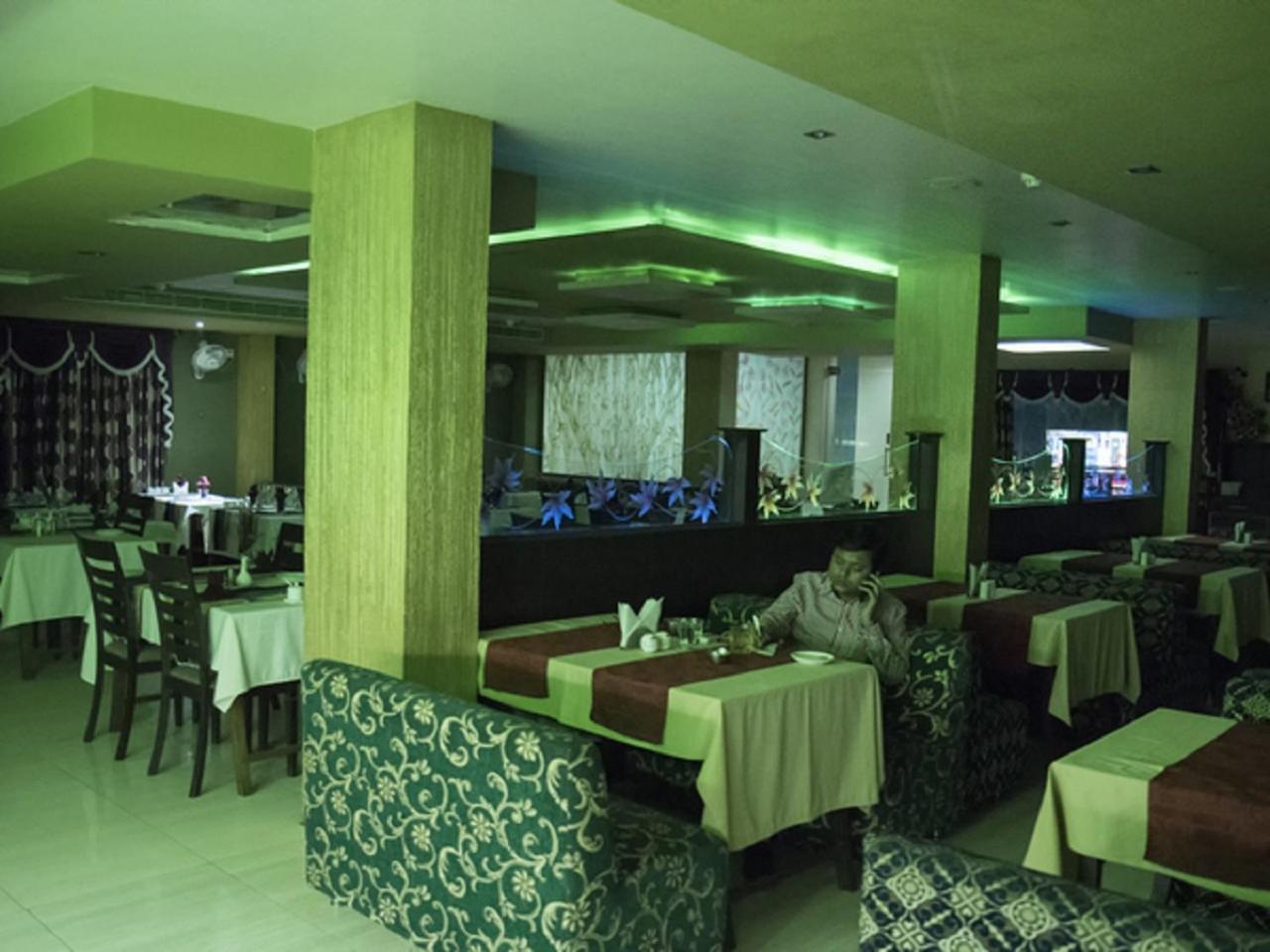 Hotel Sunshine Baharampur Eksteriør bilde