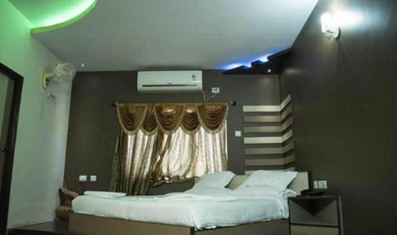 Hotel Sunshine Baharampur Eksteriør bilde